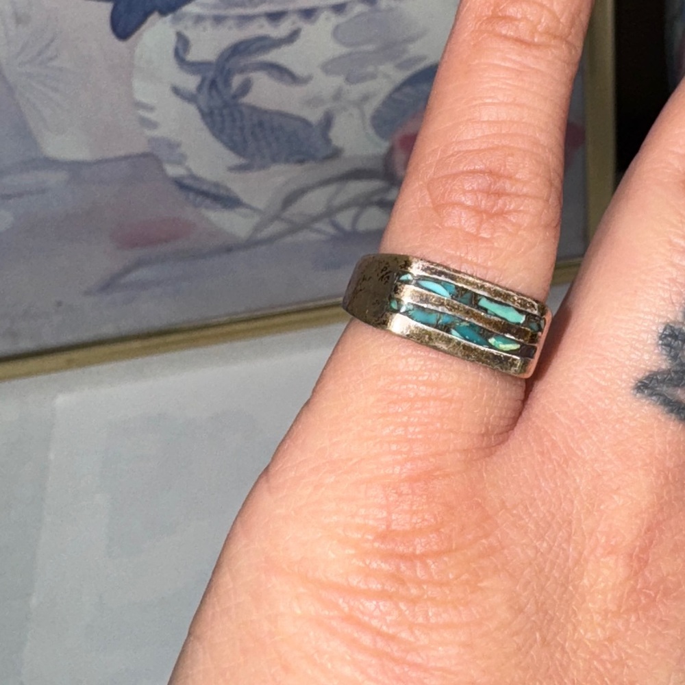 Silver ring inlaid turquoise